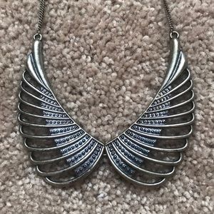 Collar necklace